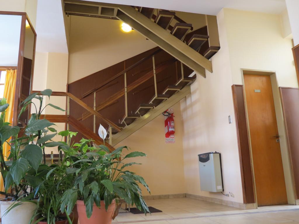 Hotel Arenales Villa Carlos Paz Bagian luar foto