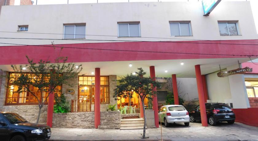 Hotel Arenales Villa Carlos Paz Bagian luar foto